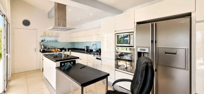 Image No.7-3 Bed House for sale