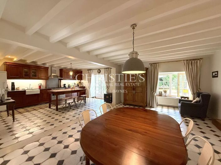 Image No.11-5 Bed House for sale