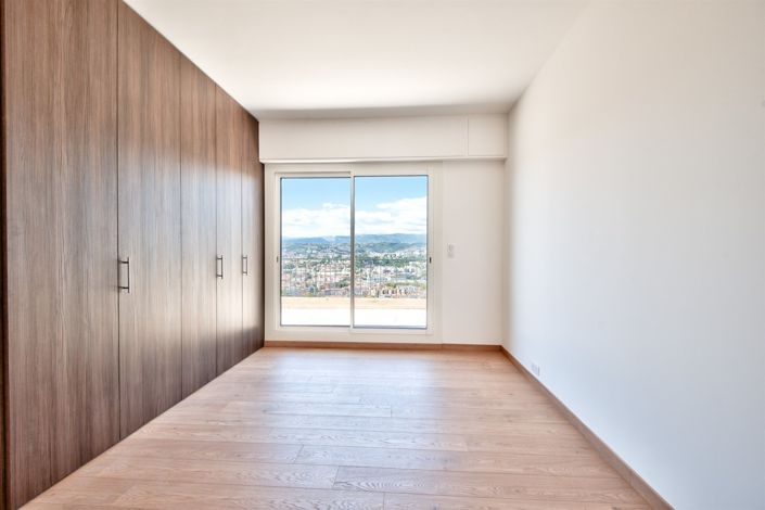Image No.18-4 Bed Apartment for sale
