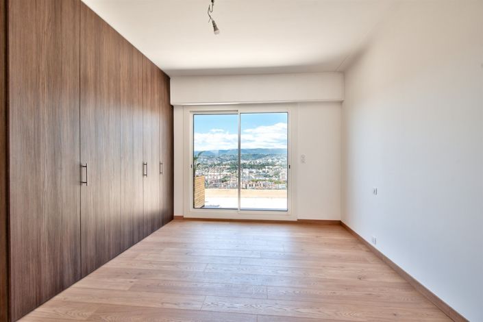Image No.19-4 Bed Apartment for sale