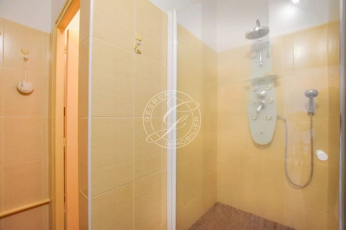 Image No.20-2 Bed House for sale