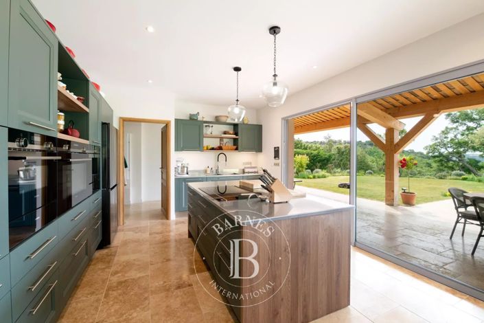 Image No.12-6 Bed House for sale