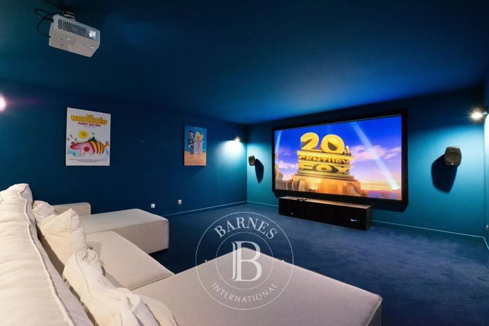Image No.18-6 Bed House for sale