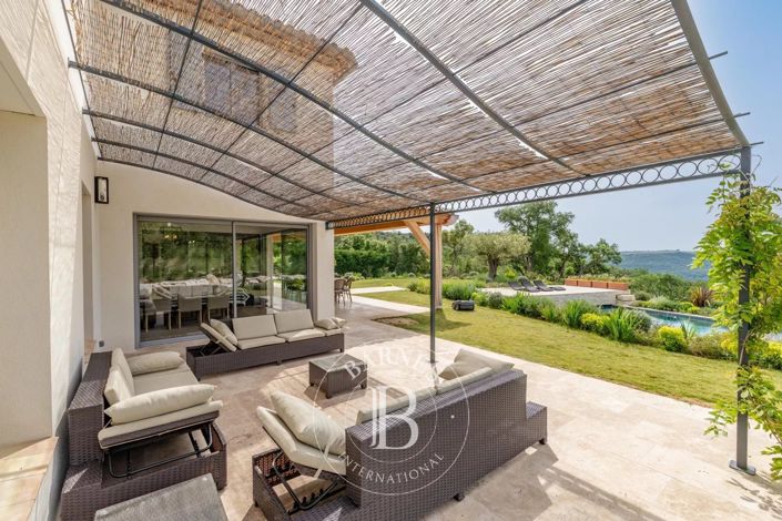 Image No.4-6 Bed House for sale