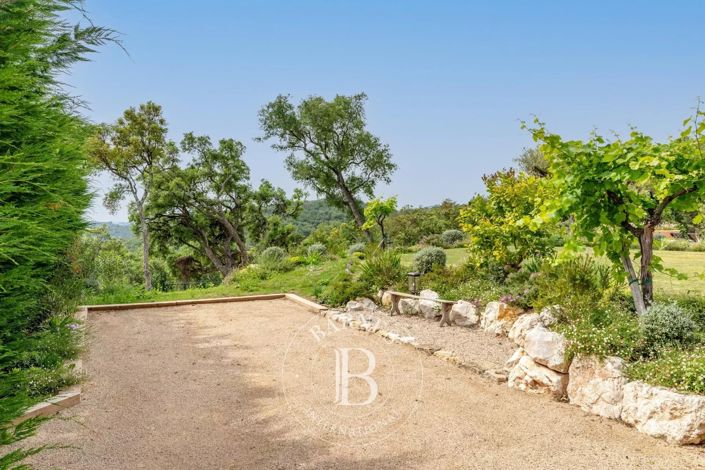 Image No.6-6 Bed House for sale