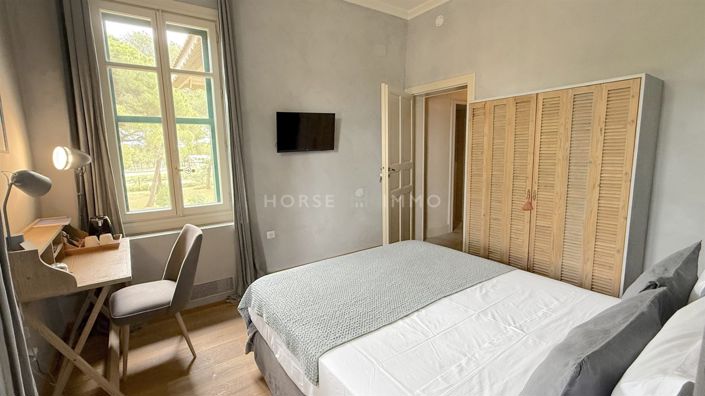 Image No.16-8 Bed Property for sale