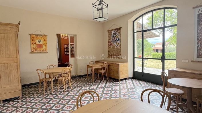 Image No.18-8 Bed Property for sale
