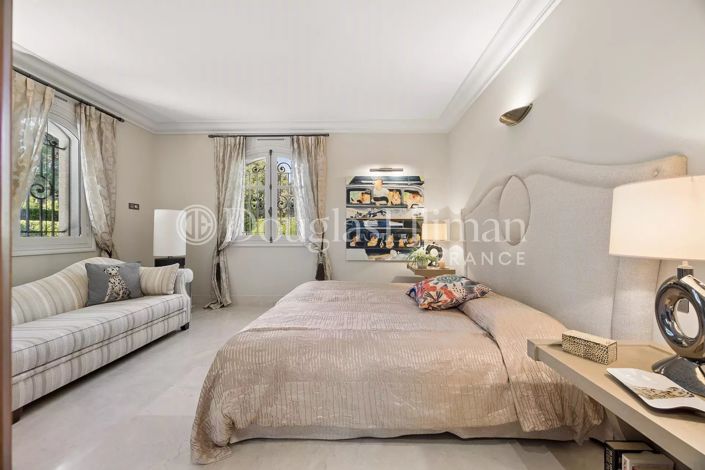Image No.10-6 Bed House for sale