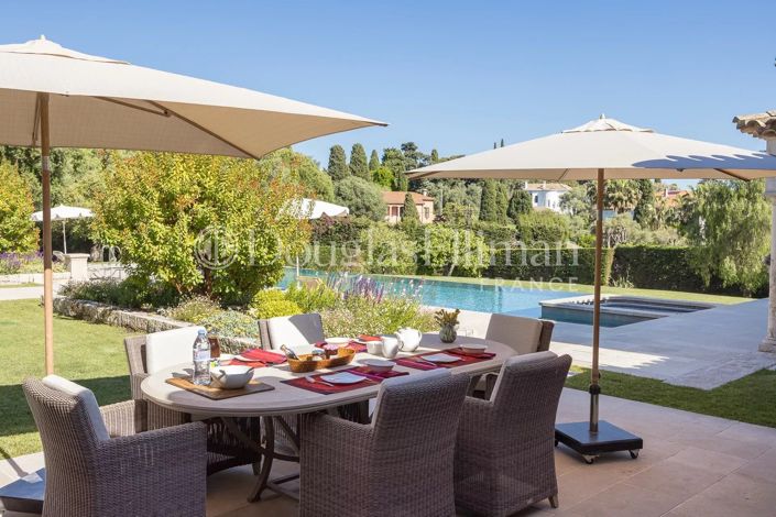 Image No.5-6 Bed House for sale