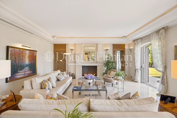 Image No.7-6 Bed House for sale