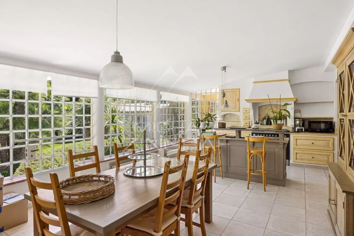 Image No.16-4 Bed House for sale
