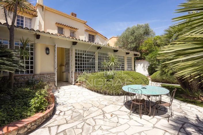 Image No.20-4 Bed House for sale