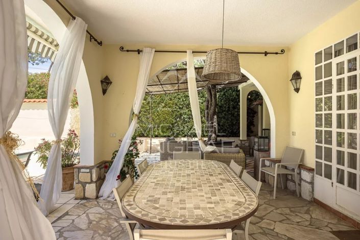 Image No.23-4 Bed House for sale