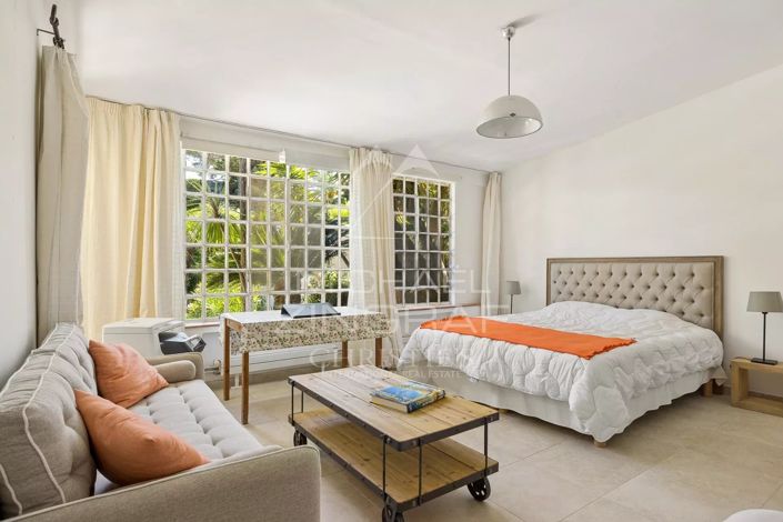 Image No.8-4 Bed House for sale