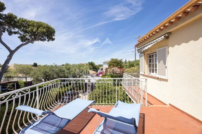 Image No.9-4 Bed House for sale