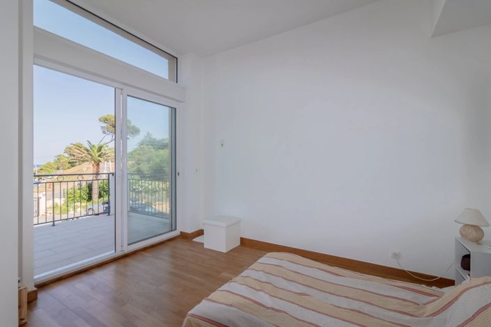 Image No.11-1 Bed Apartment for sale