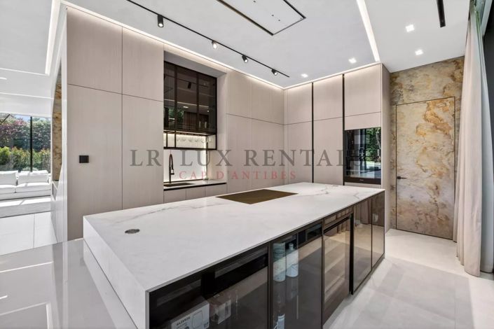 Image No.10-6 Bed House for sale