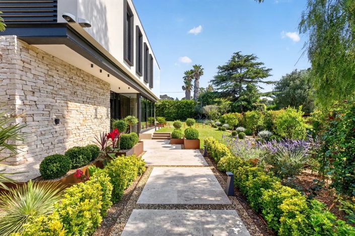 Image No.5-6 Bed House for sale