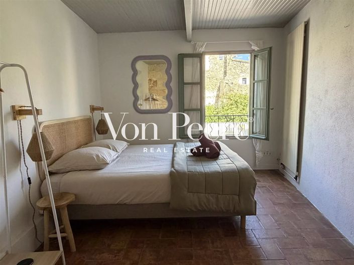 Image No.9-3 Bed House for sale