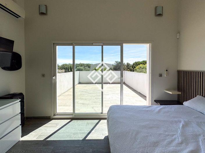 Image No.16-5 Bed House for sale