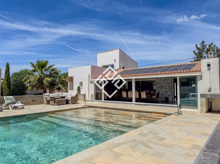 Image No.24-5 Bed House for sale
