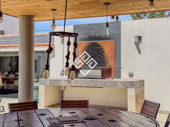 Image No.25-5 Bed House for sale