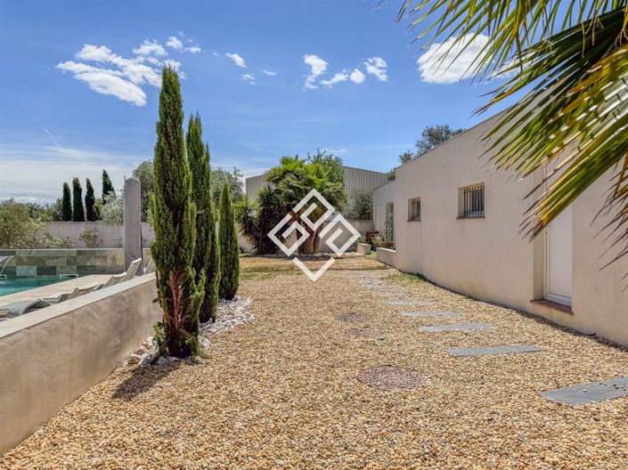Image No.28-5 Bed House for sale