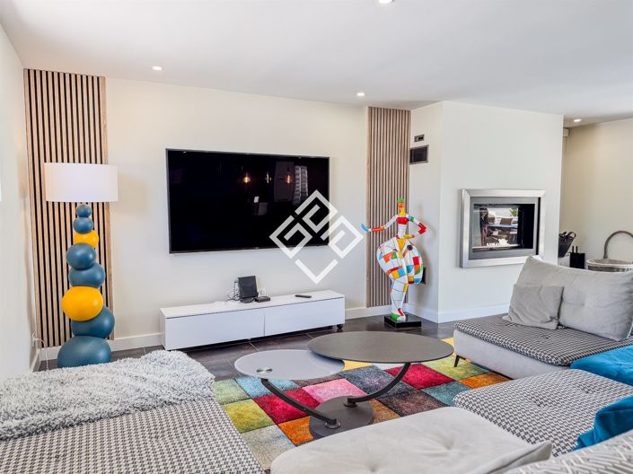 Image No.5-5 Bed House for sale
