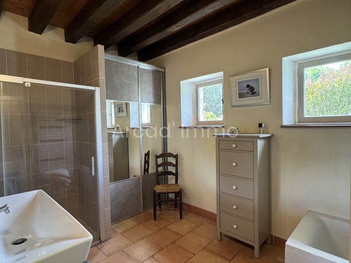 Image No.7-5 Bed House for sale
