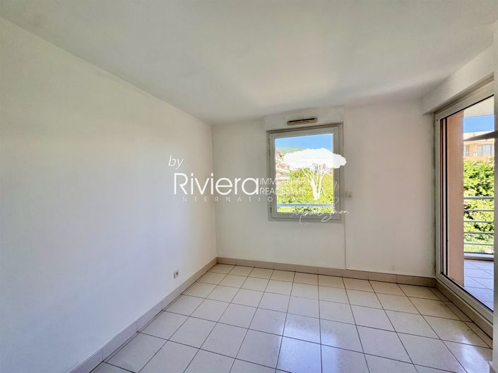 Image No.11-3 Bed Apartment for sale