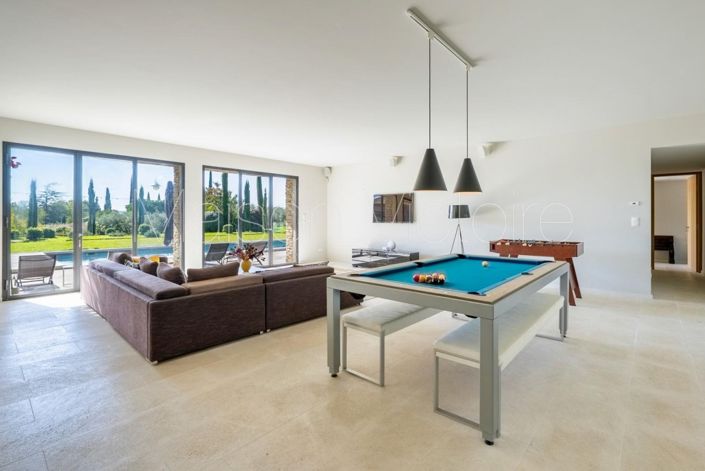 Image No.20-7 Bed House for sale