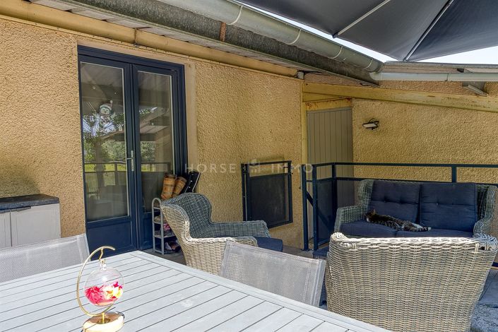 Image No.6-5 Bed House for sale