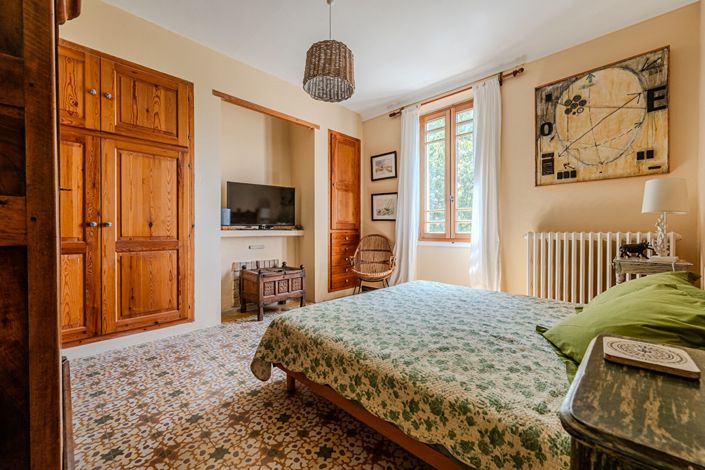 Image No.11-6 Bed House for sale