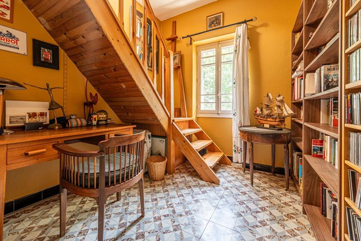 Image No.13-6 Bed House for sale
