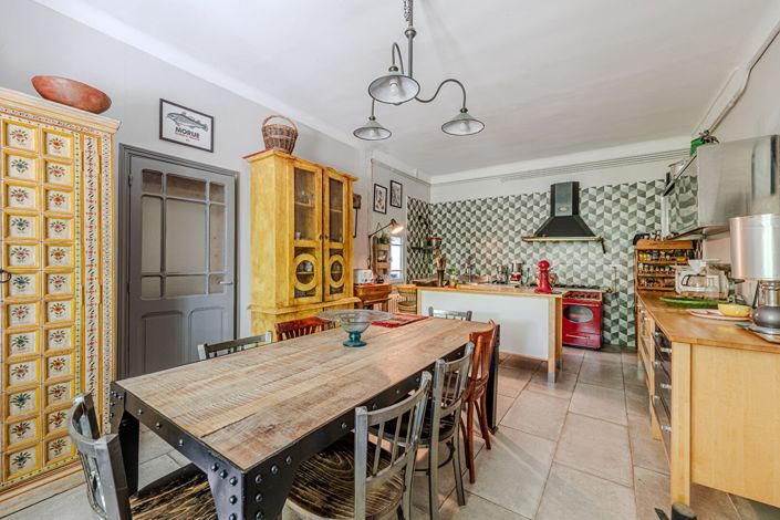 Image No.6-6 Bed House for sale