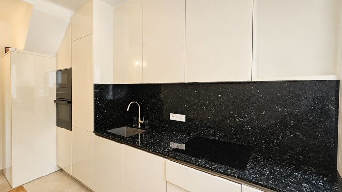 Image No.12-2 Bed Property for sale