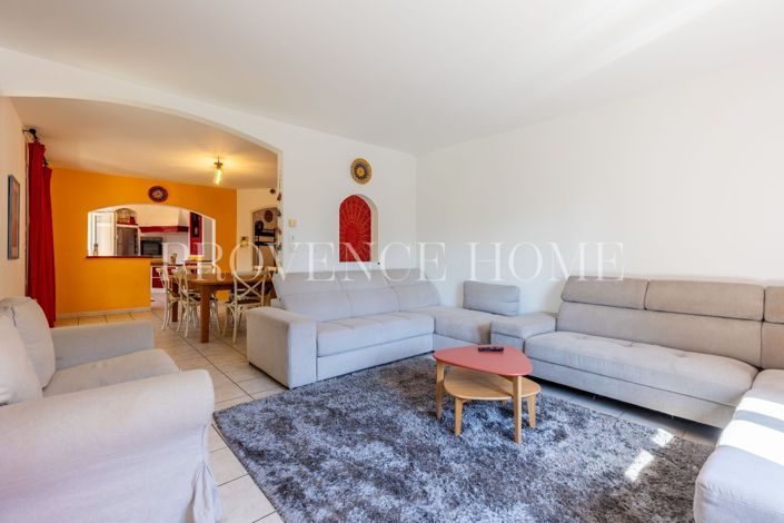 Image No.8-4 Bed House for sale