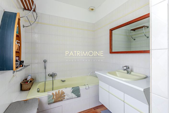 Image No.12-5 Bed House for sale