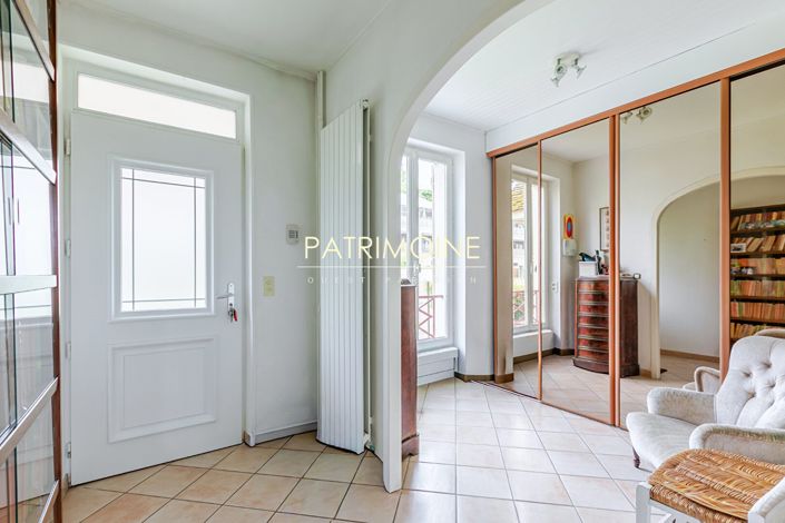 Image No.3-5 Bed House for sale
