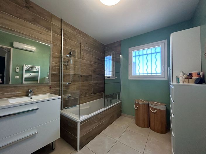 Image No.7-3 Bed House for sale
