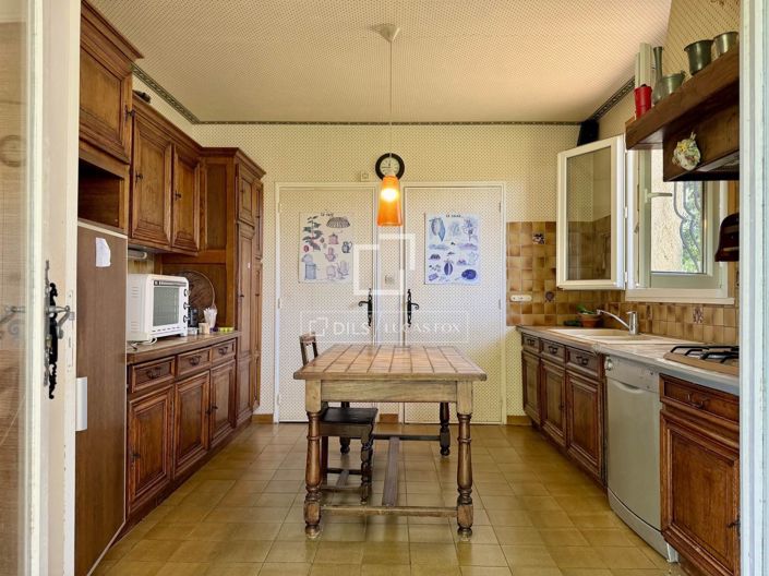 Image No.10-6 Bed House for sale