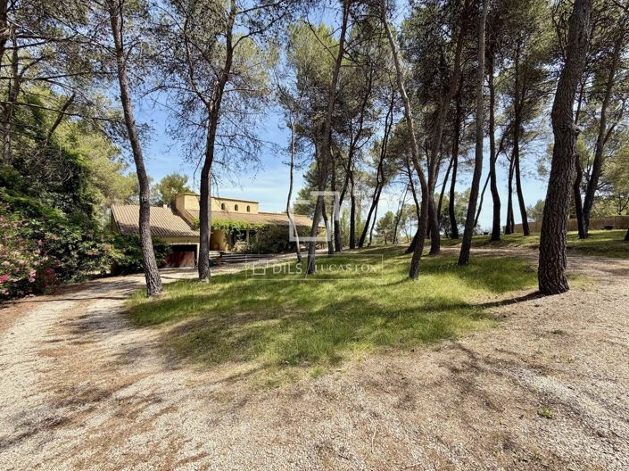 Image No.13-6 Bed House for sale