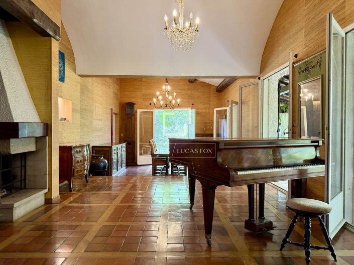 Image No.16-6 Bed House for sale