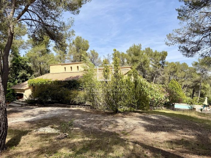 Image No.20-6 Bed House for sale