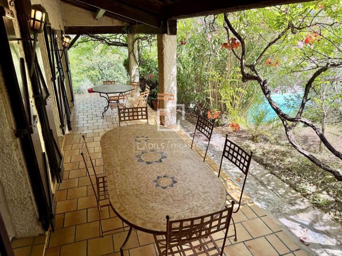 Image No.25-6 Bed House for sale