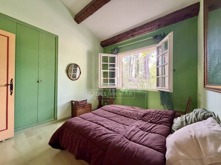 Image No.28-6 Bed House for sale