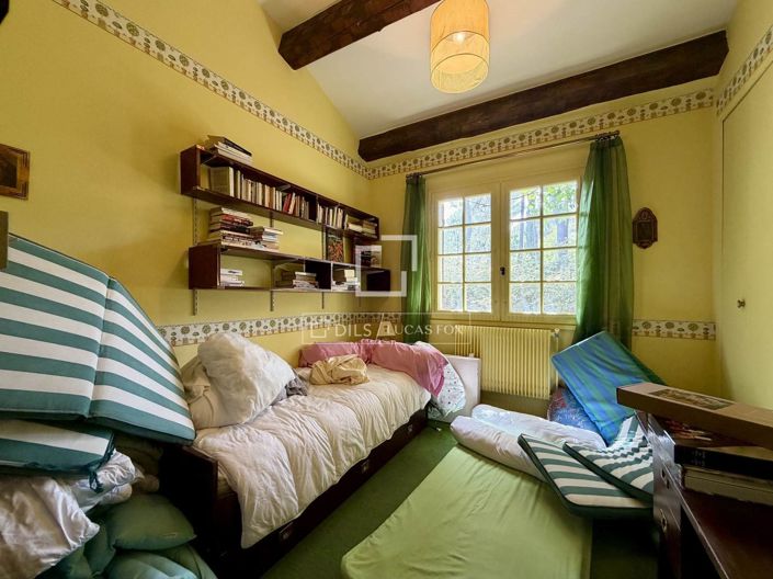 Image No.30-6 Bed House for sale