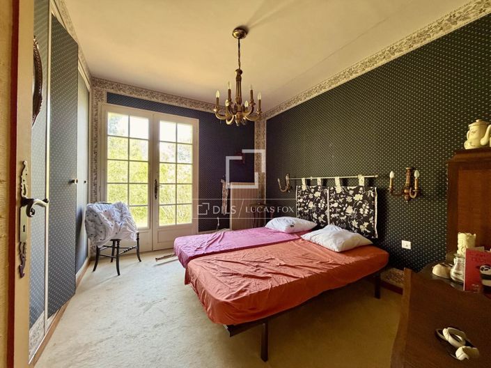 Image No.31-6 Bed House for sale