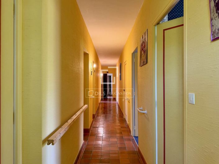 Image No.34-6 Bed House for sale