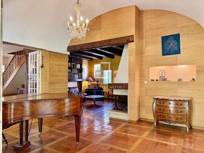Image No.9-6 Bed House for sale
